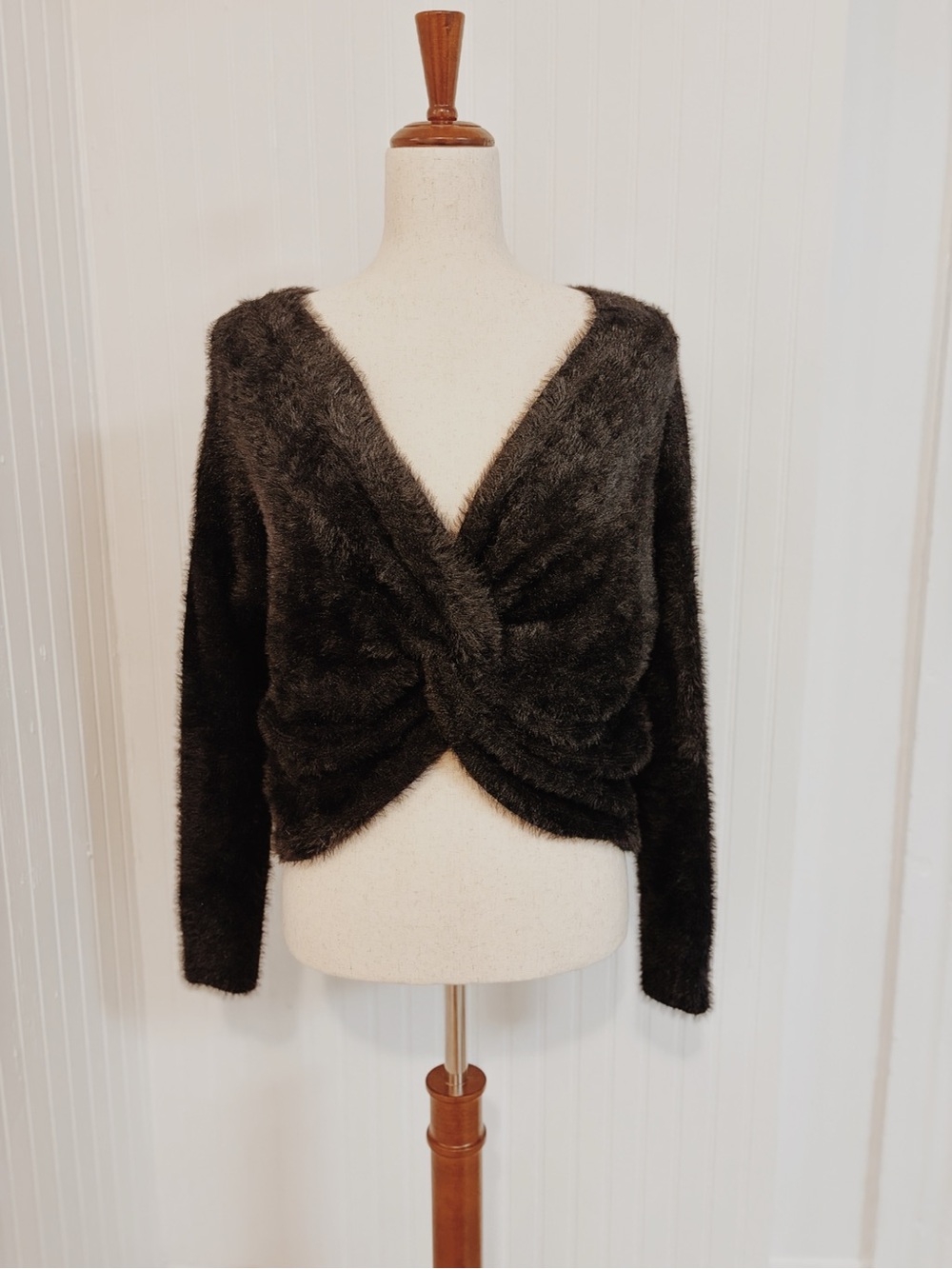 Fuzzy Twist Front Crop Cardigan - Black